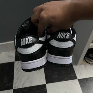 NIKE SB DUNK LOW PANDA